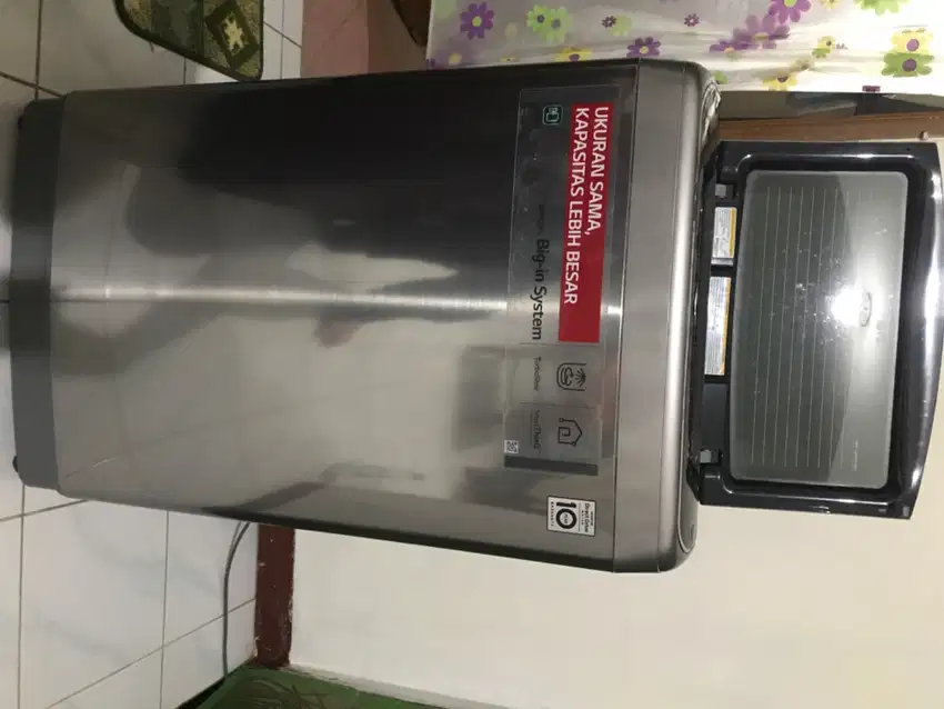 Mesin Cuci Automatis LG 12kg DirectDrive dengan Inverter