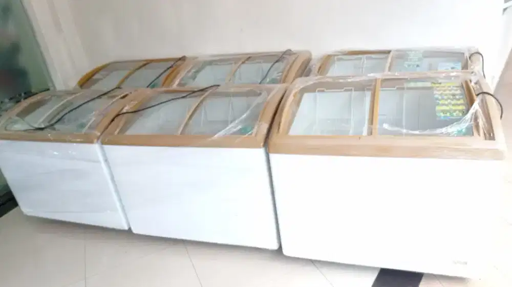 Frizer side kaca bekas ice