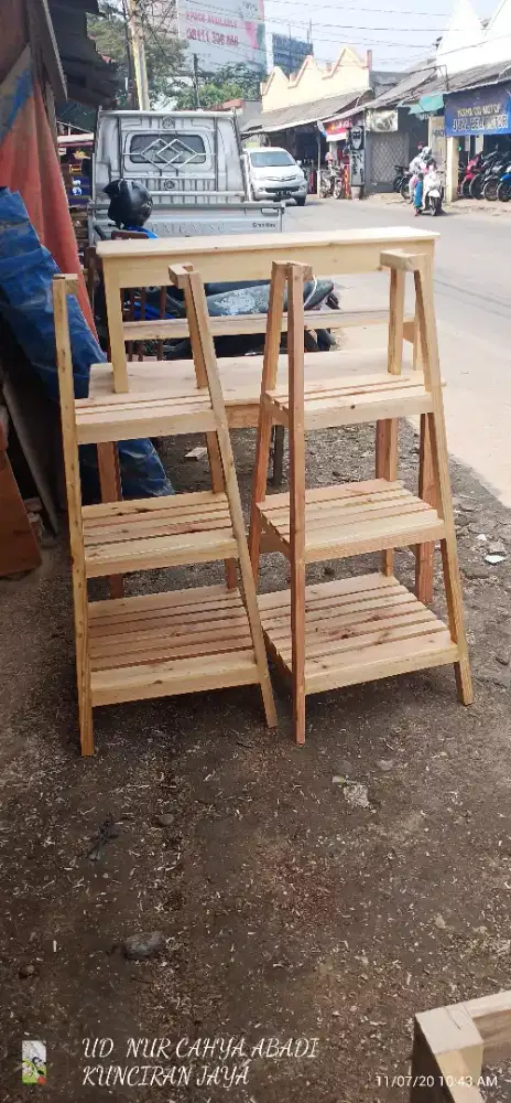 Rak pot bunga.jati belanda