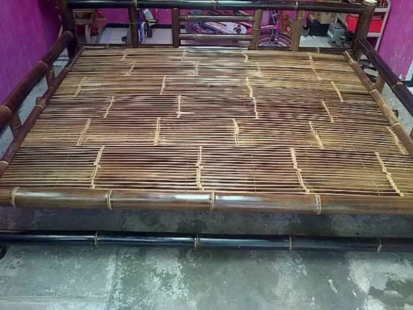 Bale bambu saung