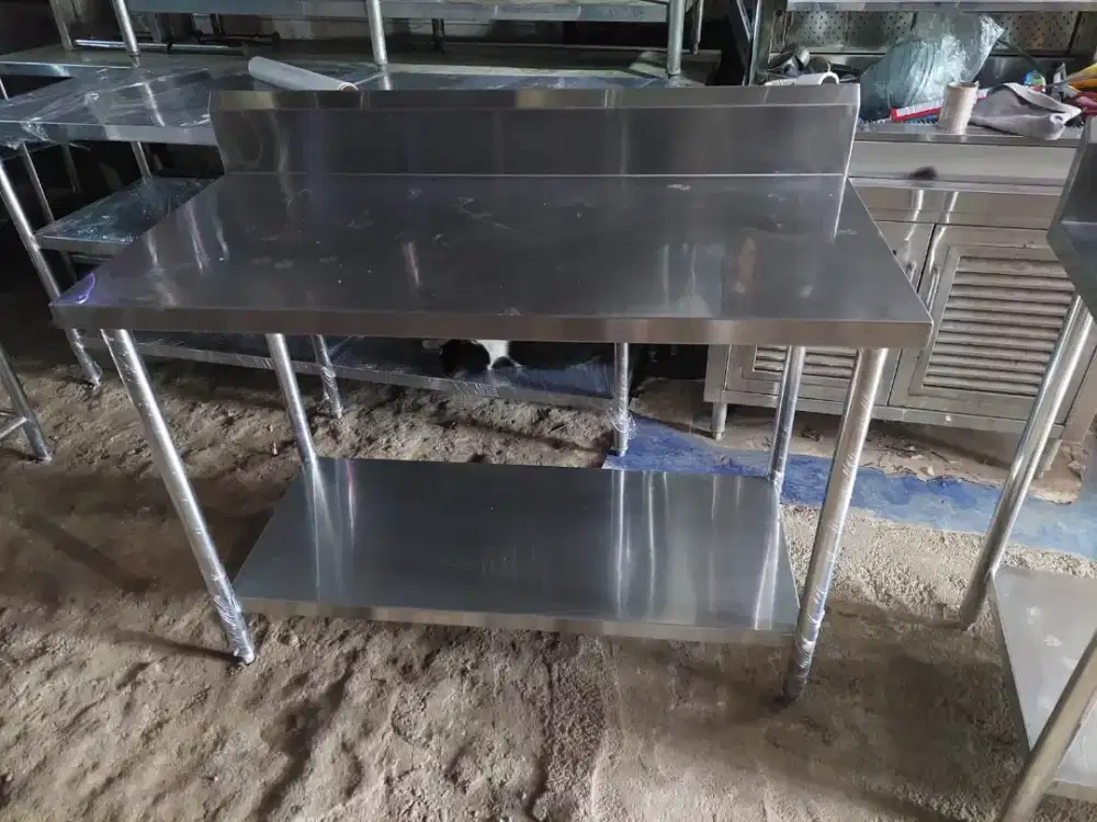 Alat alat dapur restoran