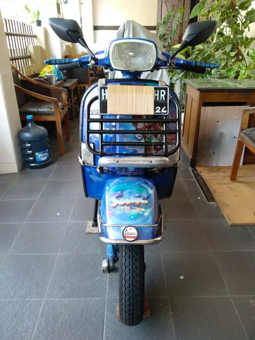 Vespa P150X exclusive 2 airbrush 1991.