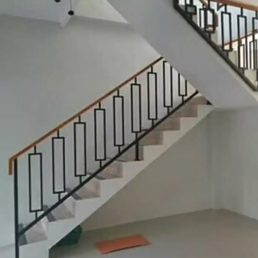 Relling tangga balkon minimalis