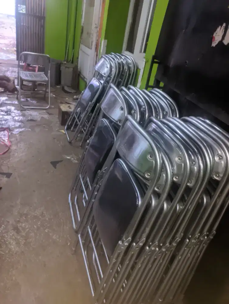 kursi lipat like new 89% chitose