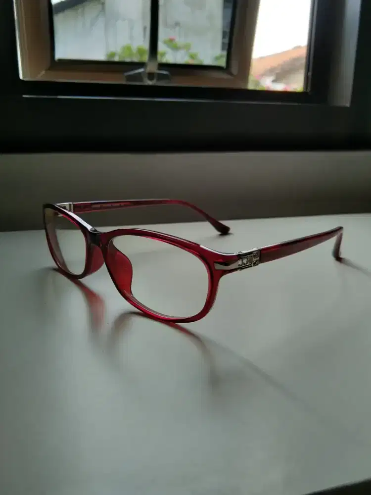 Frame kacamata cewek merek Vivo Japan