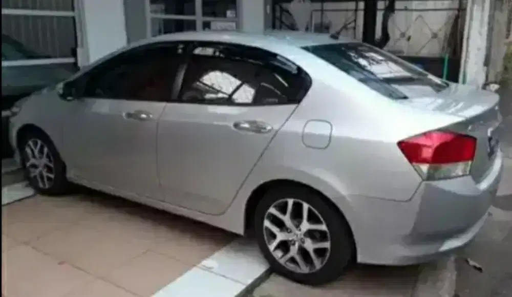 Sewa mobil bulanan, rent a car for office, sales, marketing, etc.