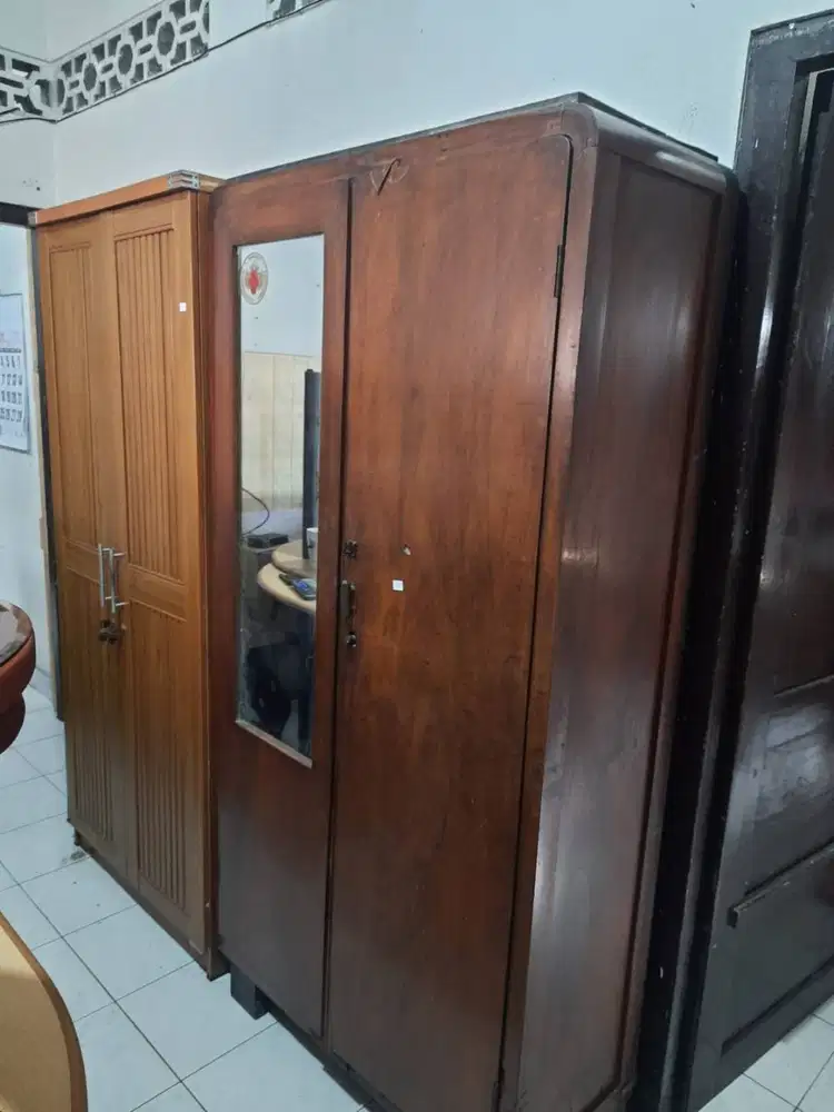 Dibeli/Dicari lemari pakaian jati/Partikel
