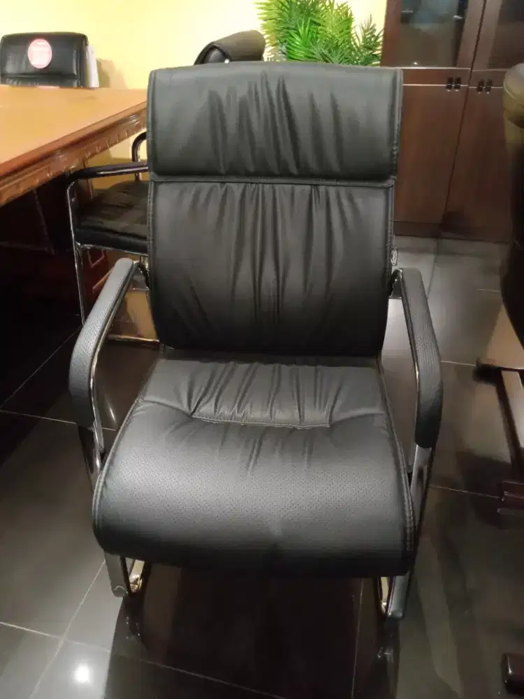 KURSI KANTOR UNTUK MEETING MERK FOSTER