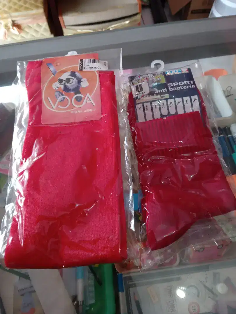 Aneka kaos kaki sepakbola