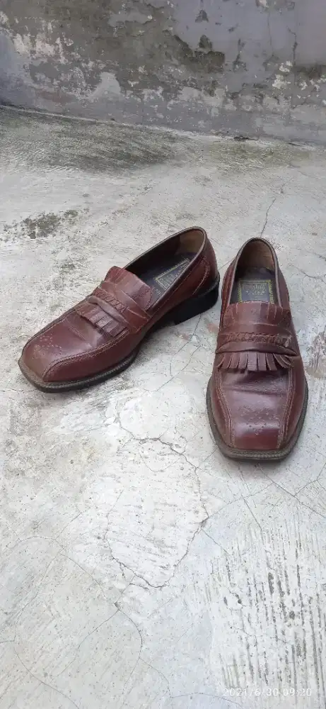 Sepatu pershill