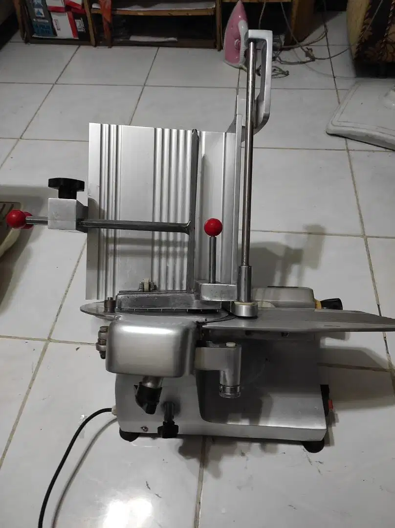 Alat Pemotong Daging Merk ACE Hardware