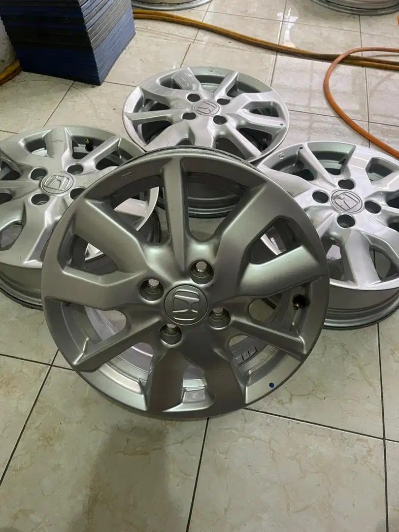 Oem Brio R14 4x100 Ban 175/65 Calya sigra city jazz yaris karimun vios