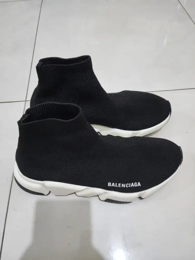 Sepatu balenciaga speed trainer