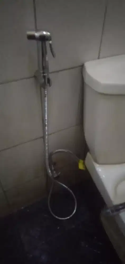 Tukang listrik,kran,tandon,pompa,kloset duduk,waterheater,wastafel,dll