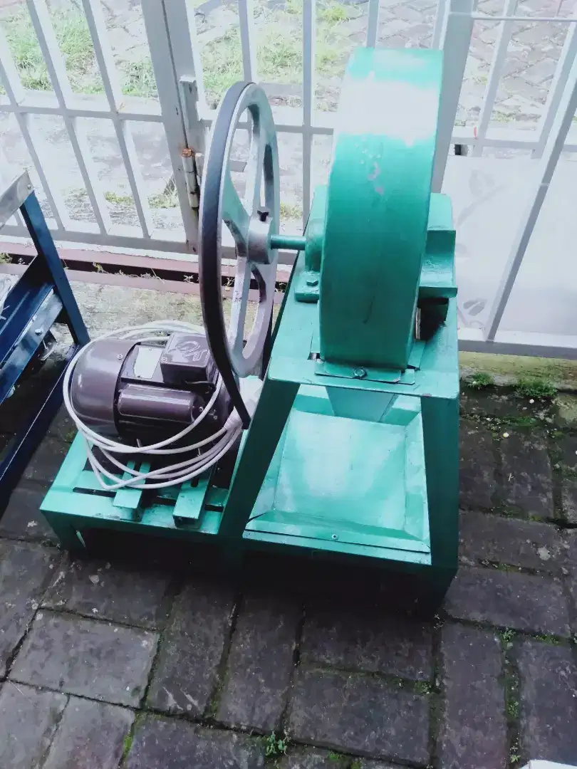 (rumah teknik jogja)mesin perajang singkong + dinamo 1/4 hp
