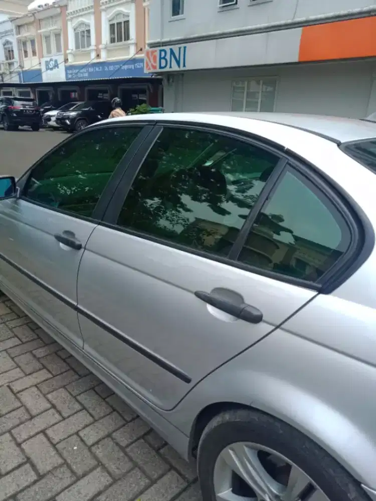 kacafilm mobil gedung dan kantor