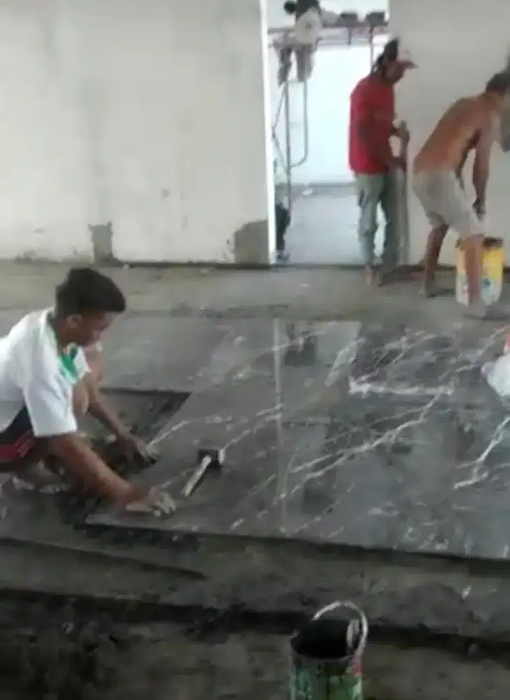 Jasa bangun rumah keramik plafon atap galvalum