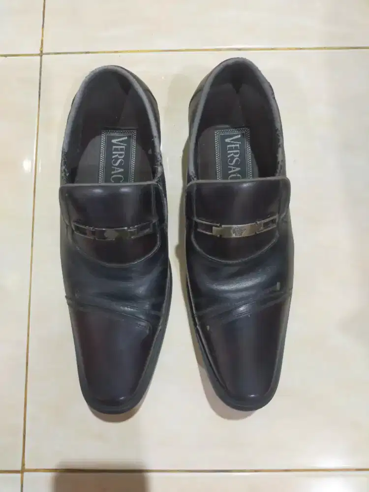 Sepatu pria versace preloved