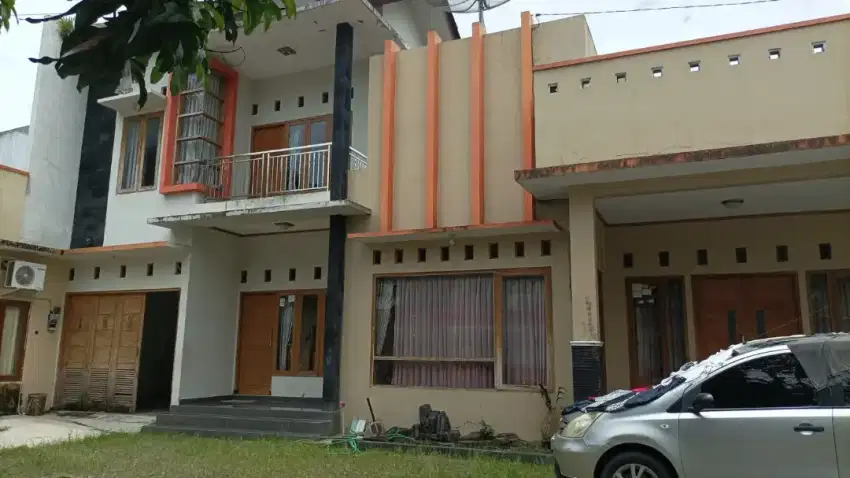 Kos Dekat Tridadi SCH JCM  ada Parkir mobil dekat Pemda SCH RS Polres
