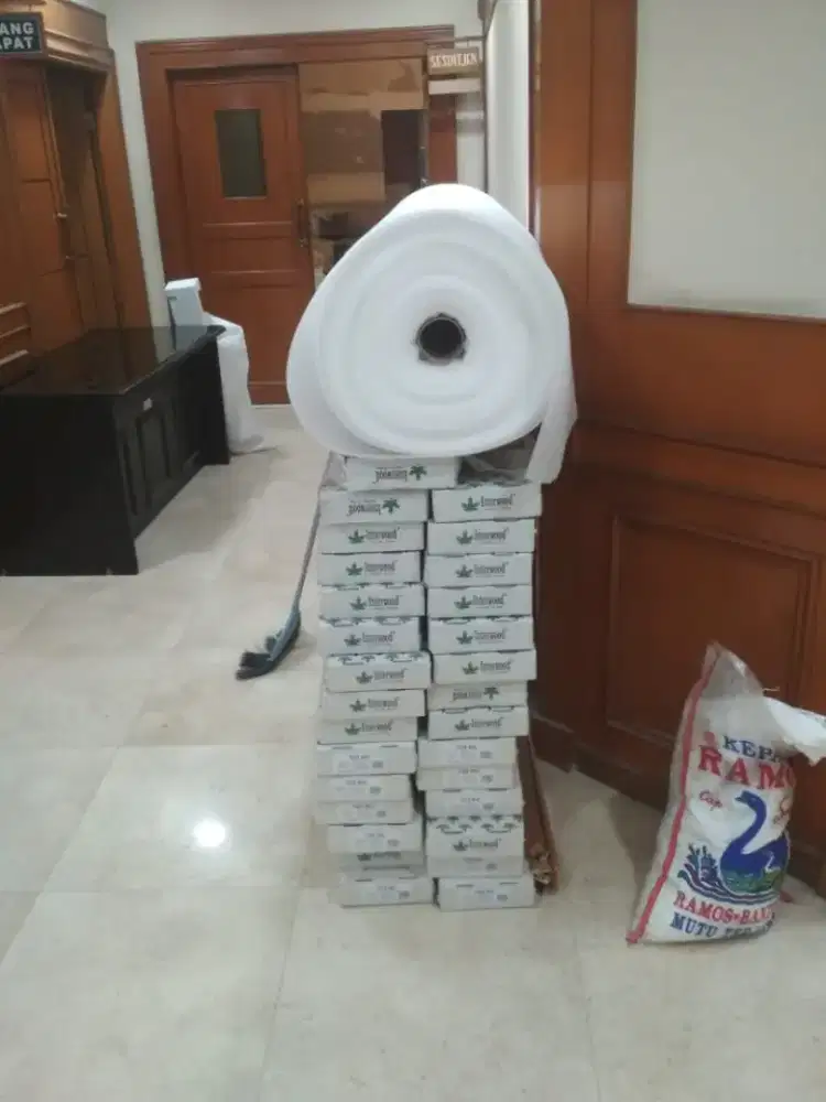 Terima pemasangan lantai kayu dan vinil