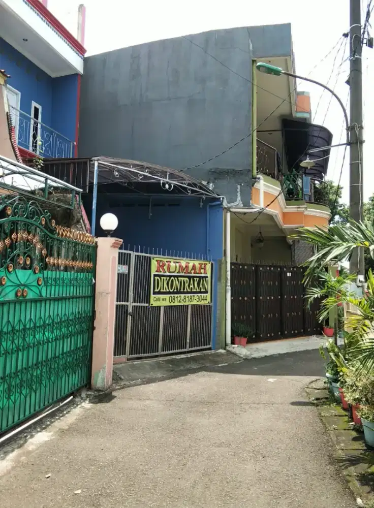 Disewakan rumah 2 1/2 lt lux ciracas