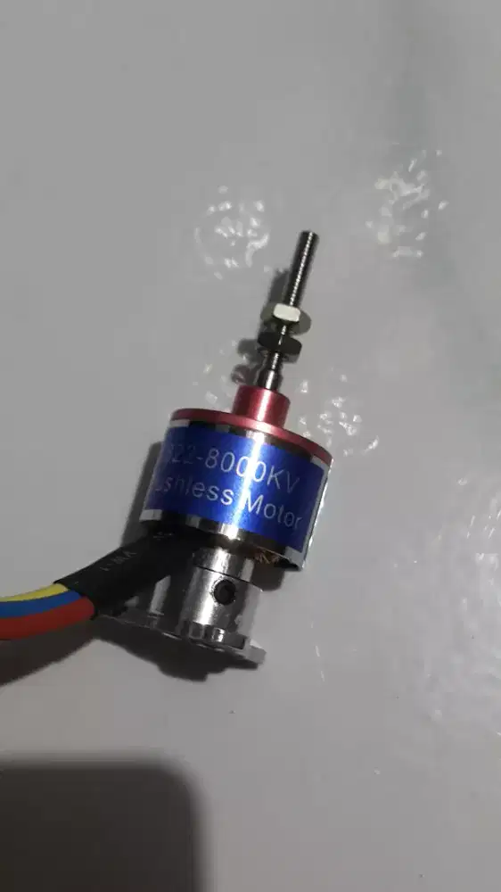 brushless pesawat gabus pakai 1s 3.7v/600MAH.JAKARTA ILA drone pesawat