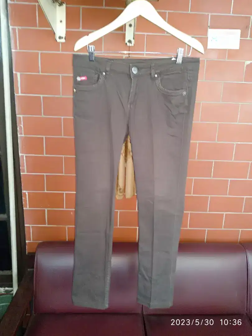 Celana Jeans Wanita Lee Cooper, Ori, Warna Coklat, Size 30 (84 cm)