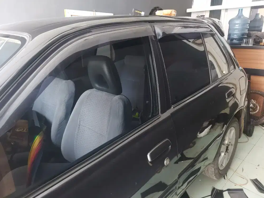 kaca film mobil menambah privasi