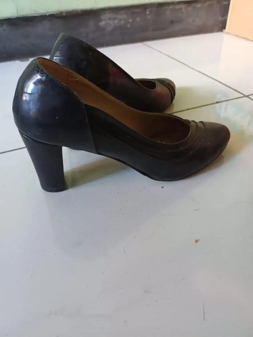 Sepatu Wanita ukuran 36