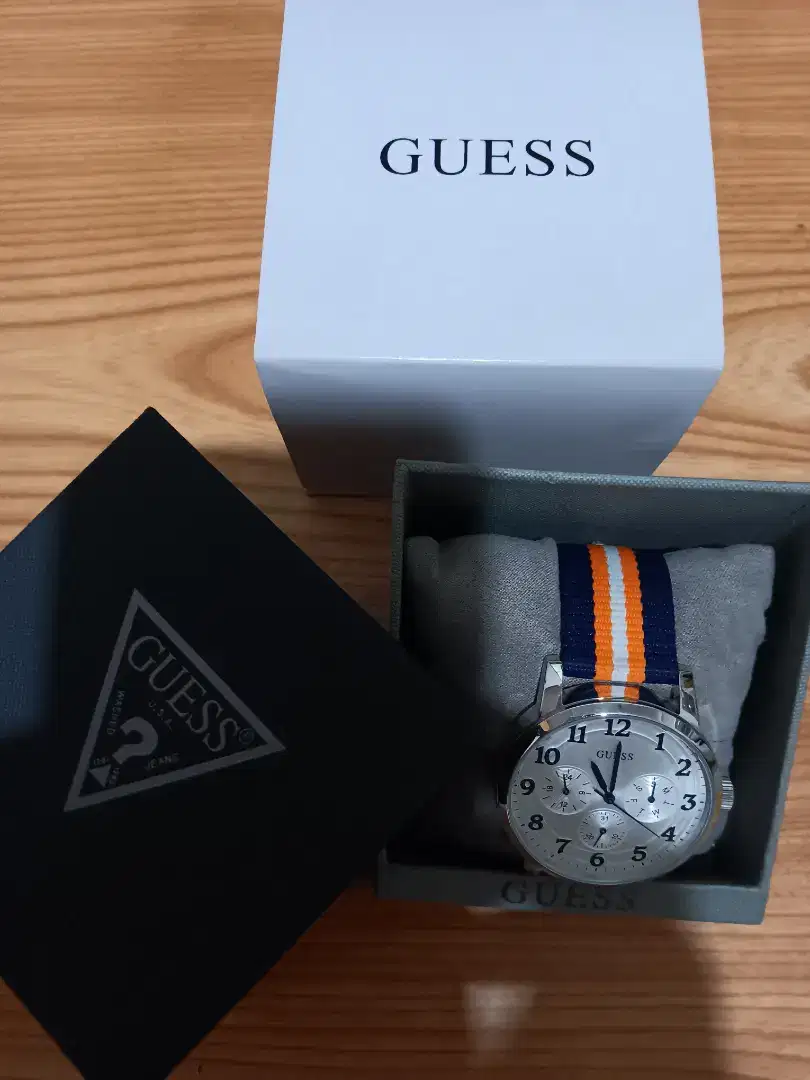 Dijual jam tangan merk GUESS original  type GW 0975 G2