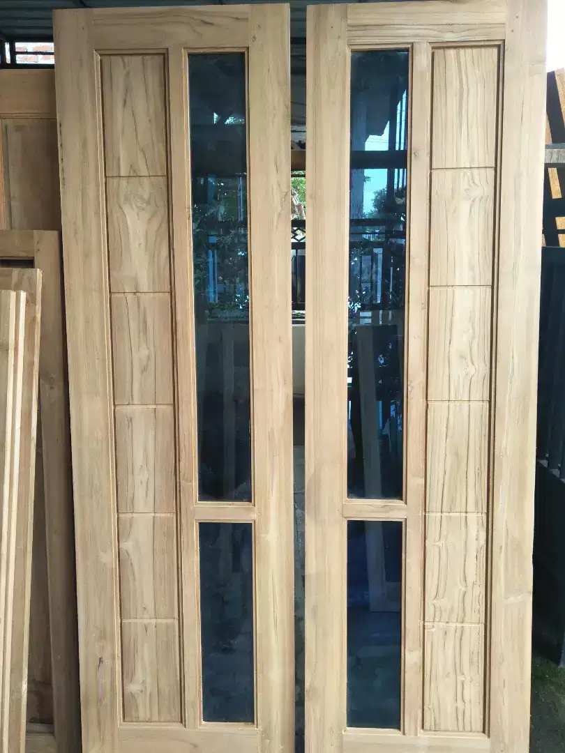 Pintu kupu tarung kayu jati.  Model bebas sesuai permintaan.  Alusan