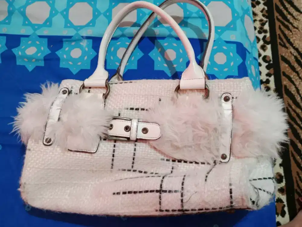 tas warna putih bulu