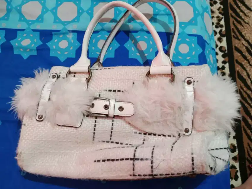 tas warna putih bulu