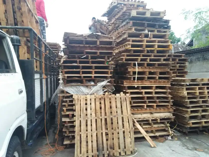 palet kayu bekas alas granit keramik murah