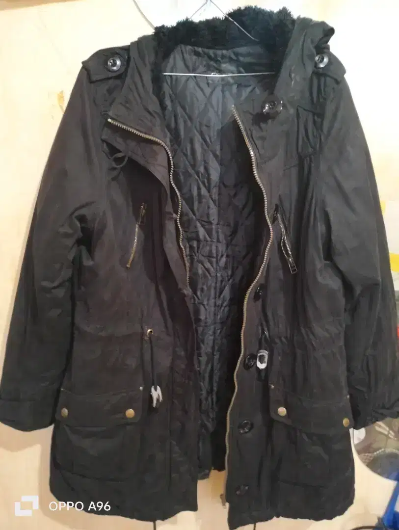 Jaket import ukuran L  luar negri bahan tebal anti badai sang mlm adem