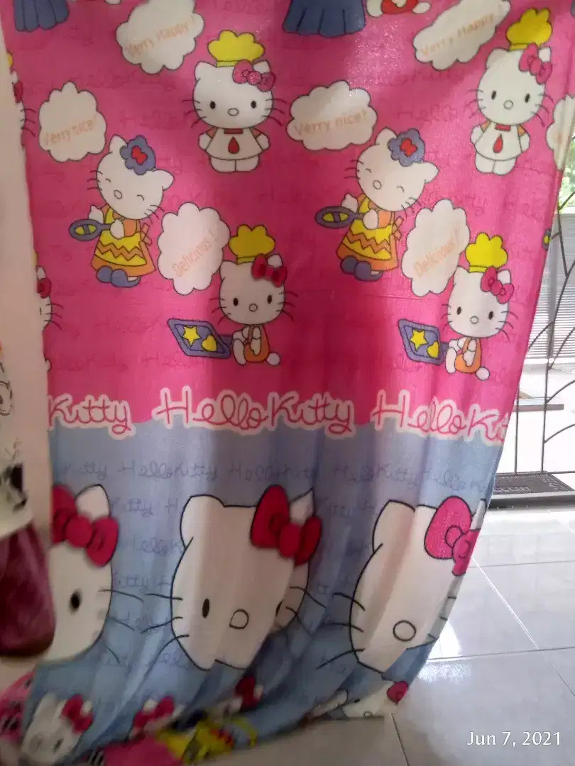 Selimut Karakter Hello Kitty