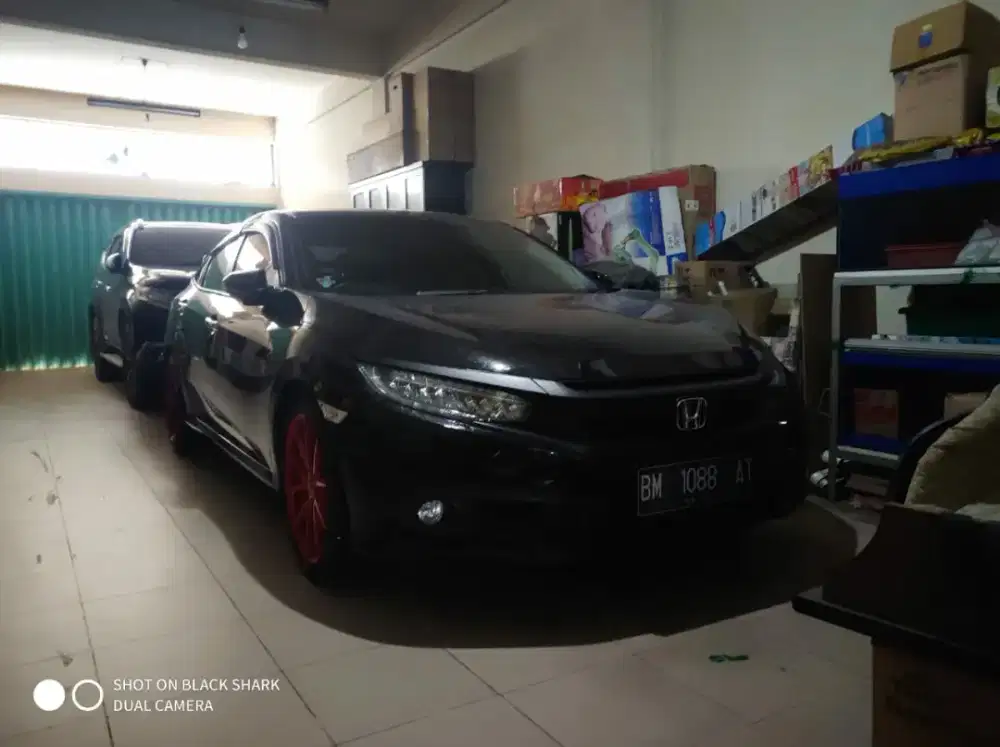 Sedan Civic turbo km rendah pajak mati bulan 2 tahun depan