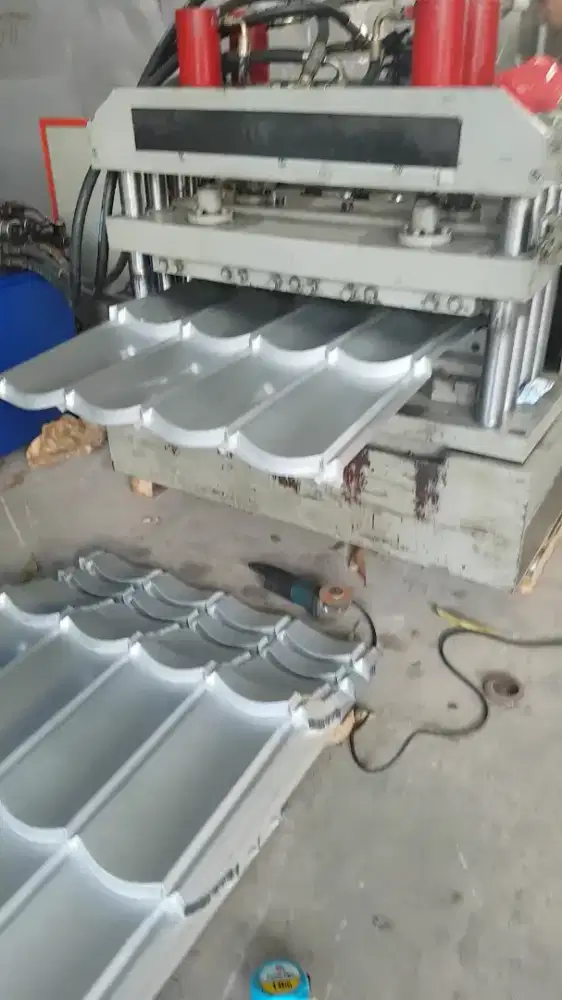 Mesin genteng metal rollforming di jual