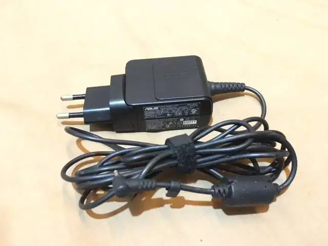 ORIGINAL Adaptor Charger Laptop Notebook ASUS 19v 1.58A 1 58 Eepc 1015