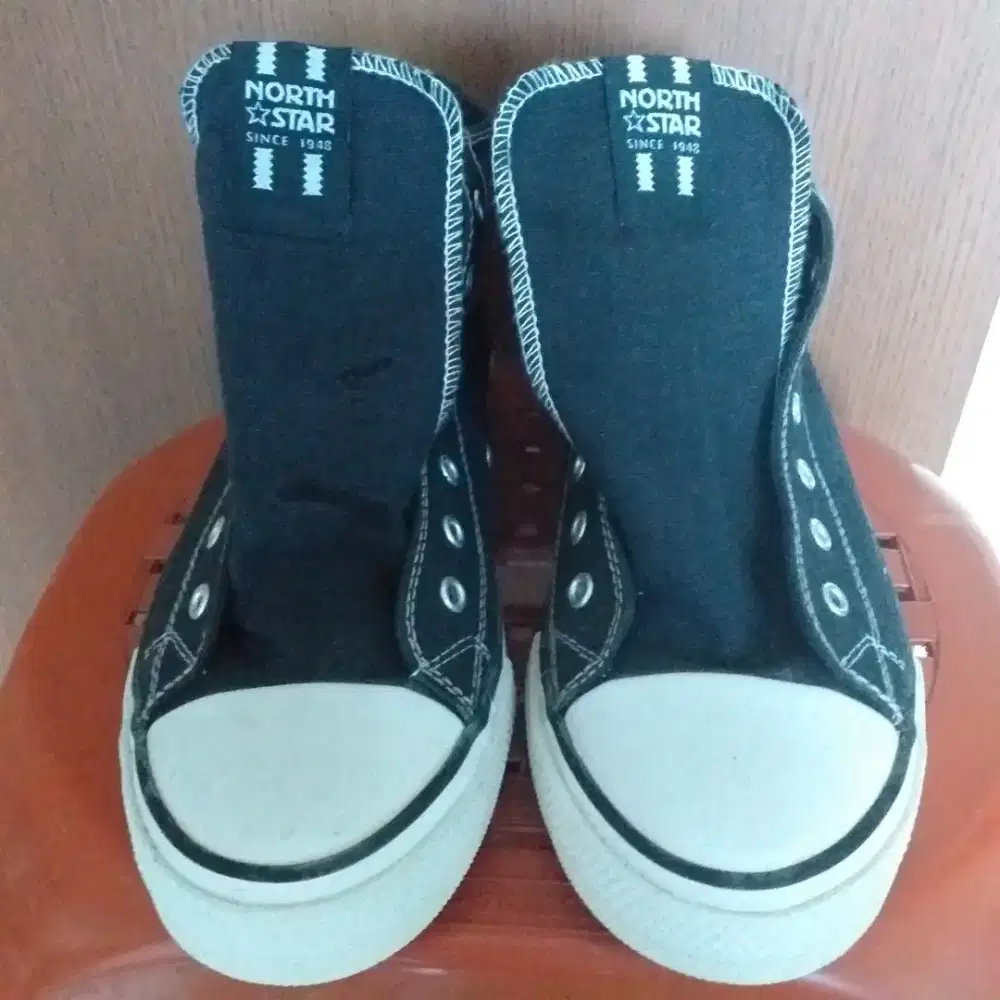 Sepatu North Star Hitam