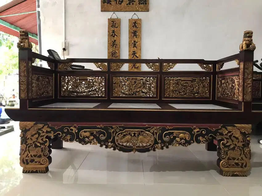 Dijual Bangku 3 Marmer Putih Motif Dewa Kwan Kong Jati Tua