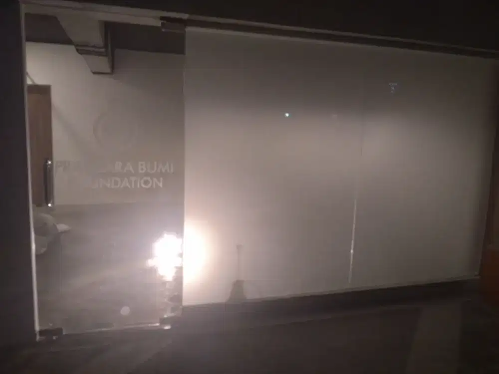 Ada berapa macam stiker sanblas dan kaca film gedung