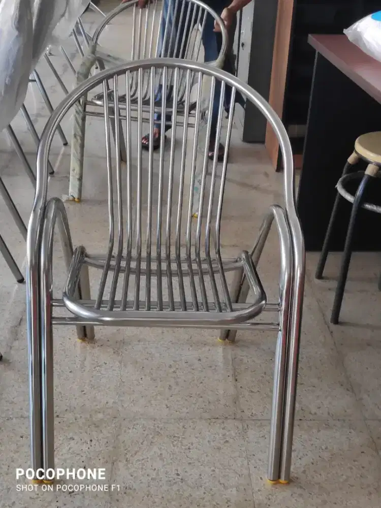 Kursi stainles serba guna