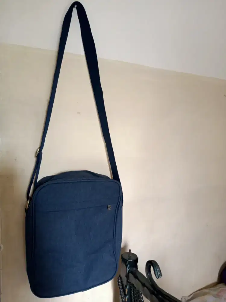 Tas sling bahan canvas bekas