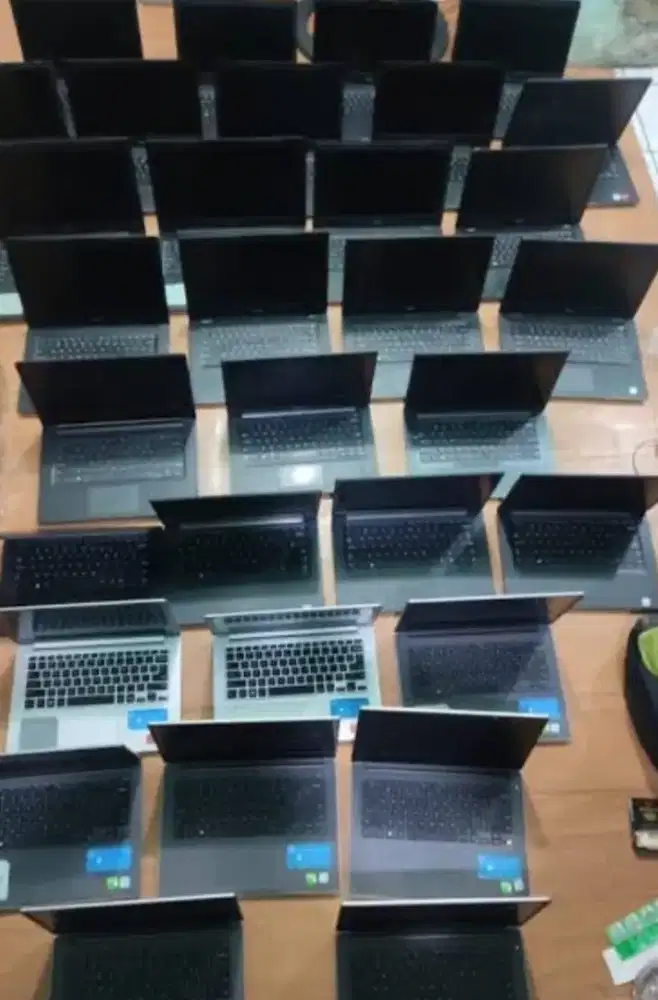 Tampung laptop rusak matot