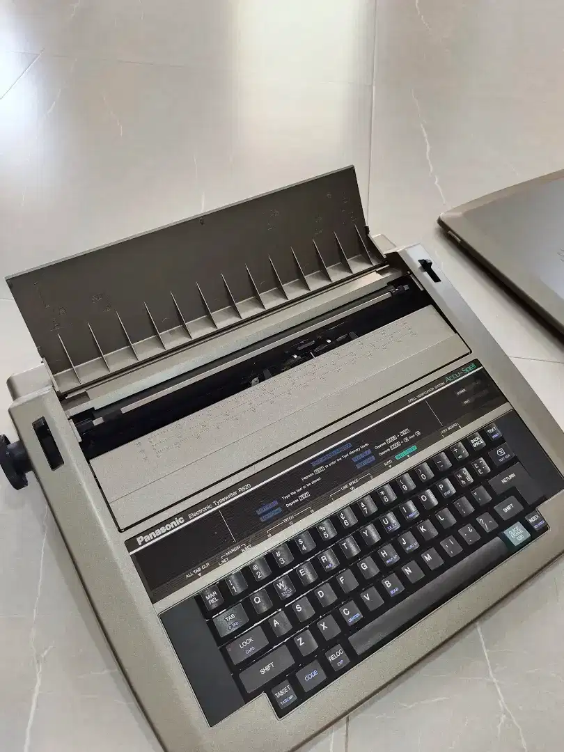 Mesin Tik Elektronik Panasonic R520