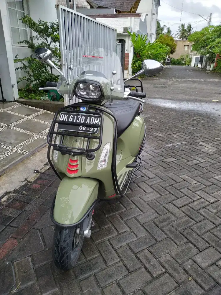 VESPA SPRINT S 150 I-GET ABS + Aksesoris 11jtan + Helm Vespa Half Face