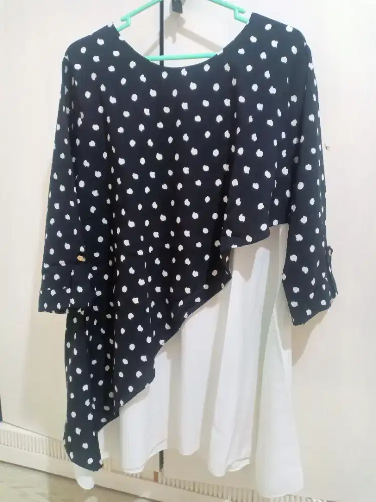 Atasan kombi polkadot