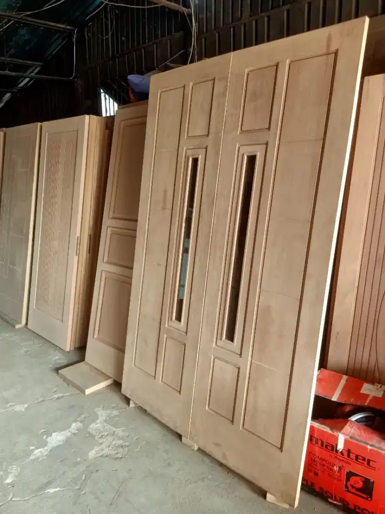 Pintu kusen  jendela banyak  bisa jasa pasang kunci engsel