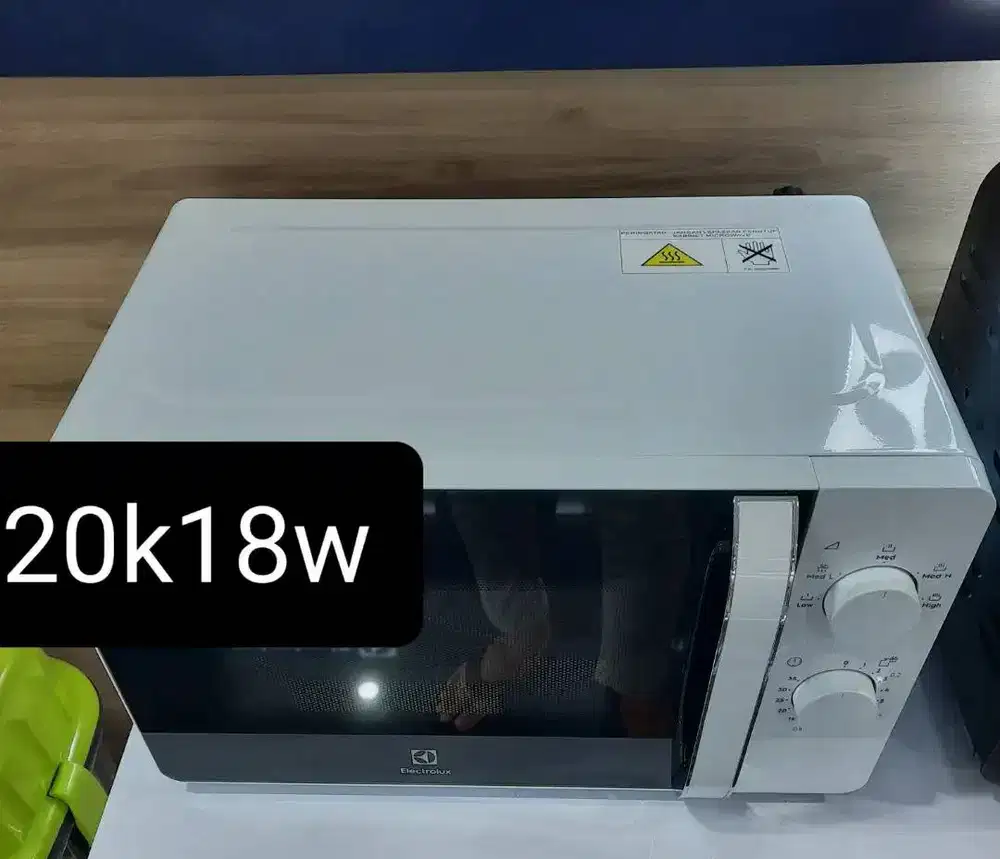 Microwave Pemanggang Electrolux EMM20K18GW